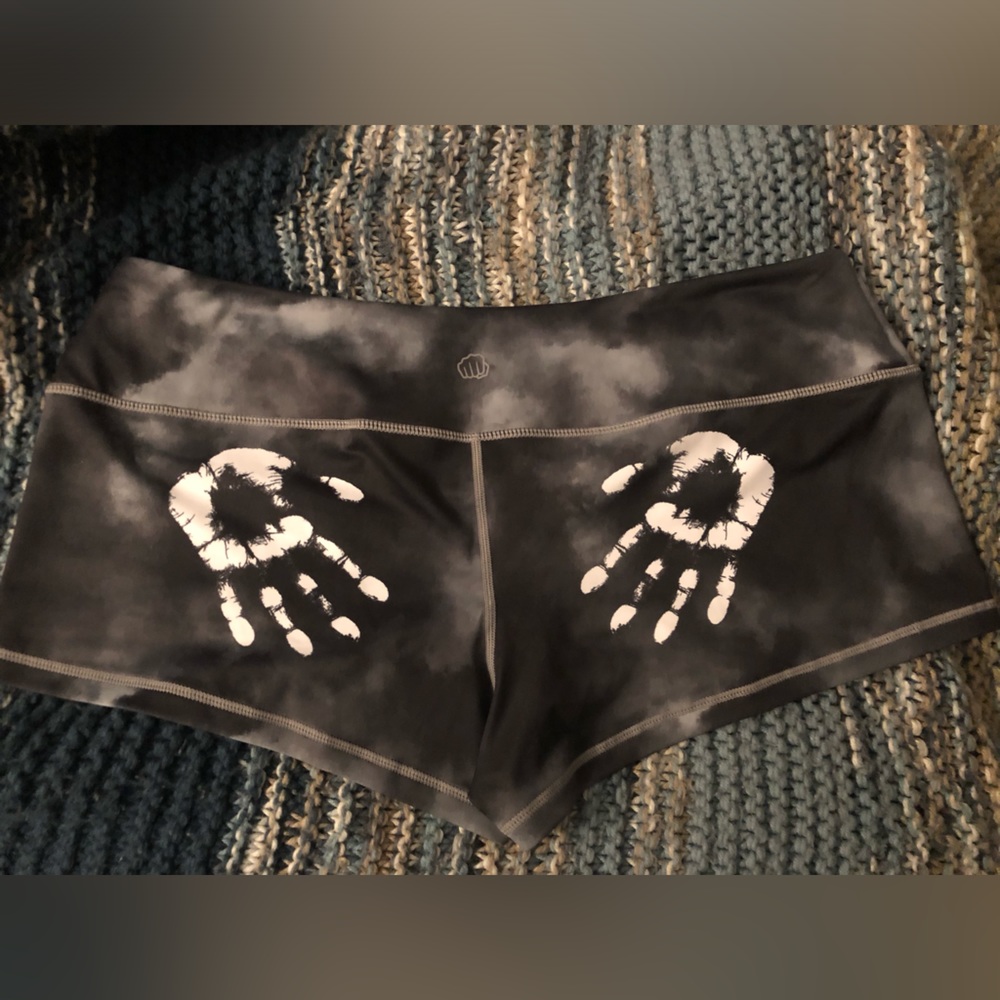 Feed Me Fight Me chalk shorts XXL